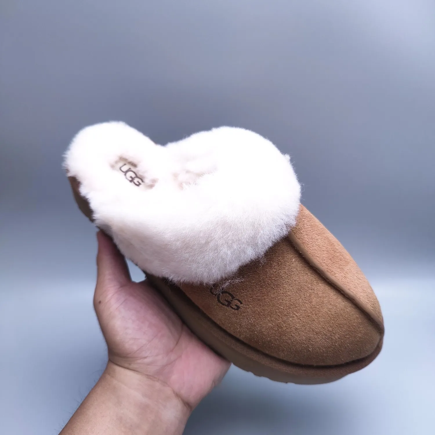 💰440 2550 🔥 Thick-soled wool slippers (star slippers plus version) are comfortable and can be worn at home and outside. Split cow upper, Longfeng moccasin wool lining. The original three-layer combination outsole is light and comfortable on the foot. Only the top version is made. The oil edge craftsmanship is exquisite! Color: maroon gray sand antelope brown black code number: 35-41